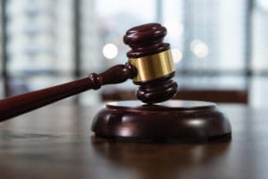 an image that shows a court hammer representing expungements